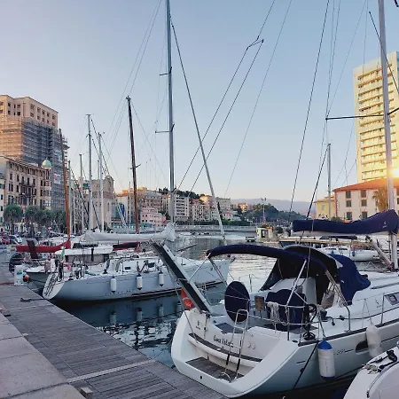 Piazzetta La Maddalena 2 Frühstückspension Savona