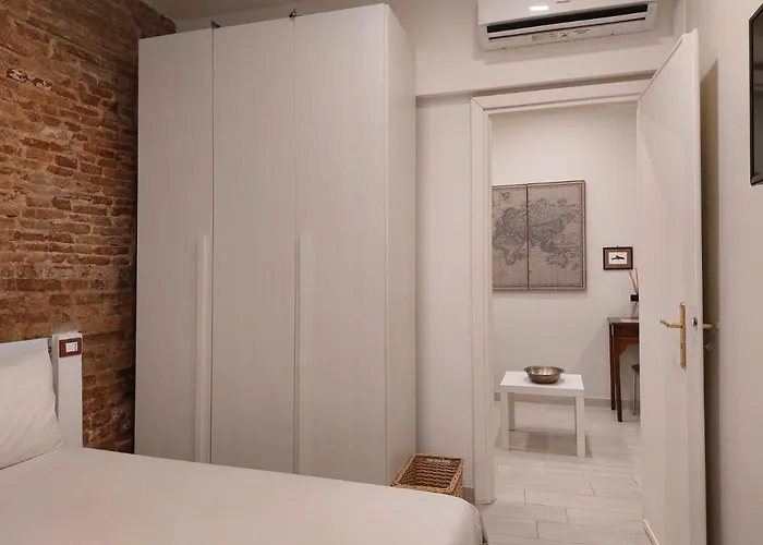 Bed and Breakfast Piazzetta La Maddalena 2 4*