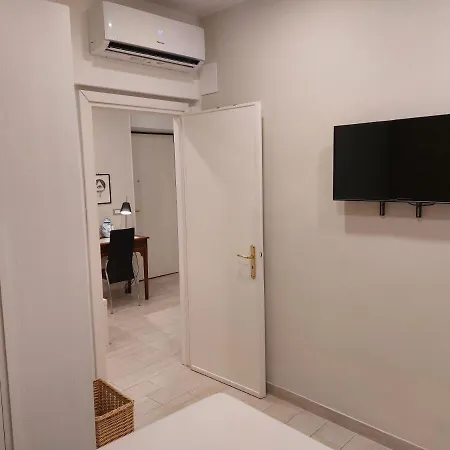 Piazzetta La Maddalena 2 4*