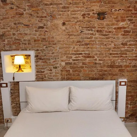 Piazzetta La Maddalena 2 Savona