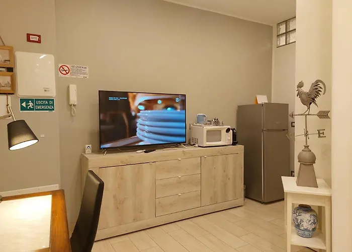 Piazzetta La Maddalena 2 Bed & Breakfast 4*