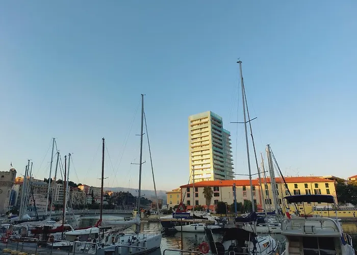 Piazzetta La Maddalena 2