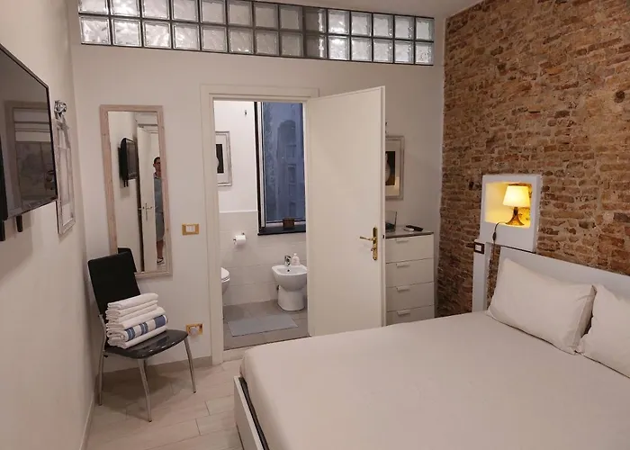 Piazzetta La Maddalena 2 Bed & Breakfast 4*